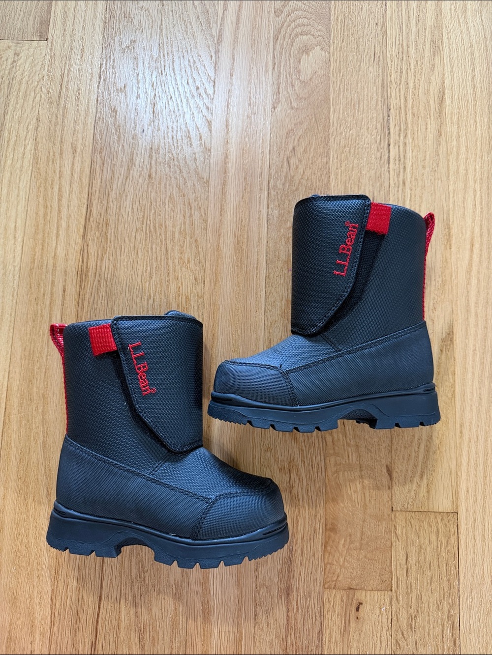 NWOB L.L. Bean Black and Red Hook and Loop Closure Snow Boots Sz 9